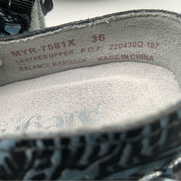 Alegria Leather Adjustable Backstrap Clog-Myrtle. Women’s Size 36. - Picture 9 of 9